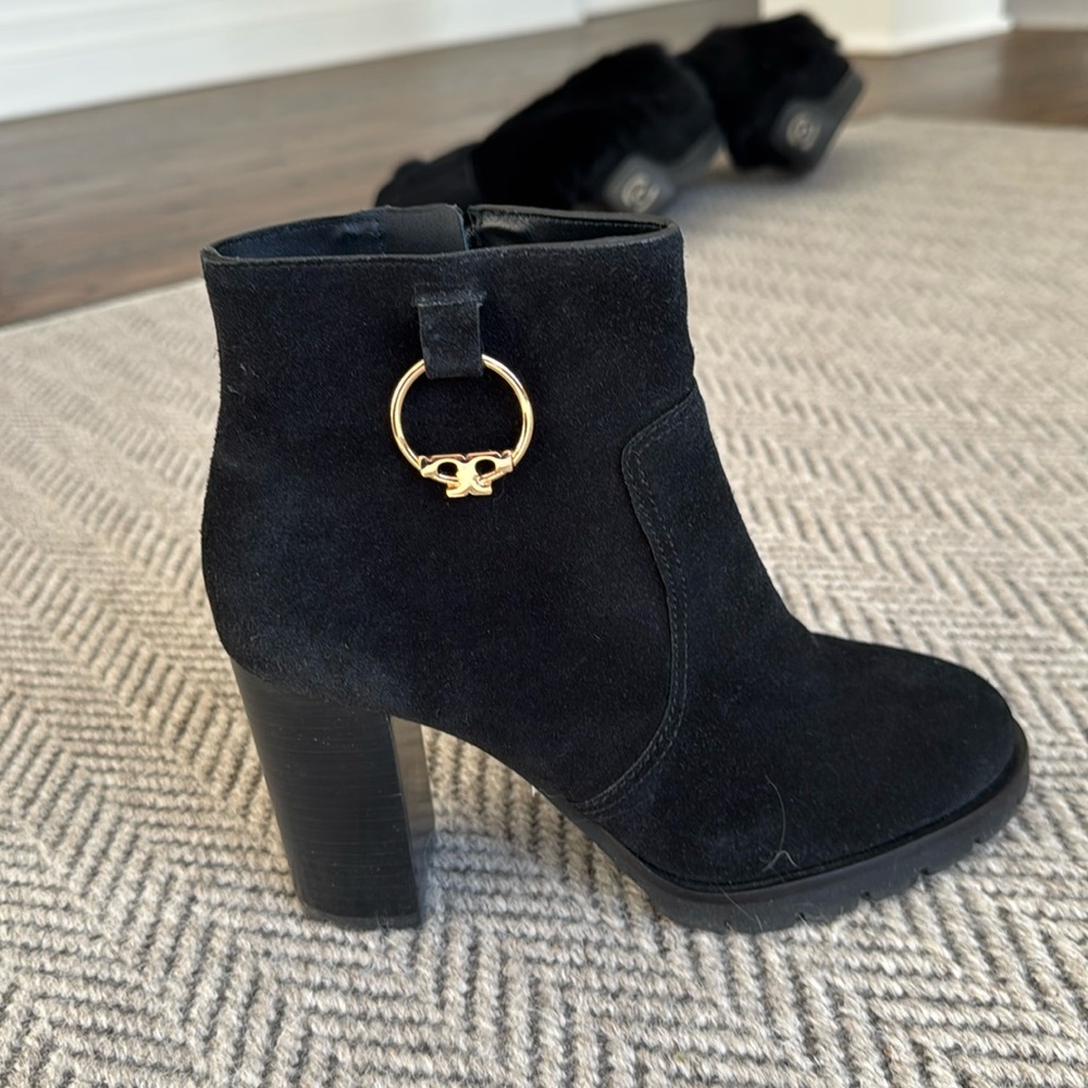 Tory Burch suede booties sz 7